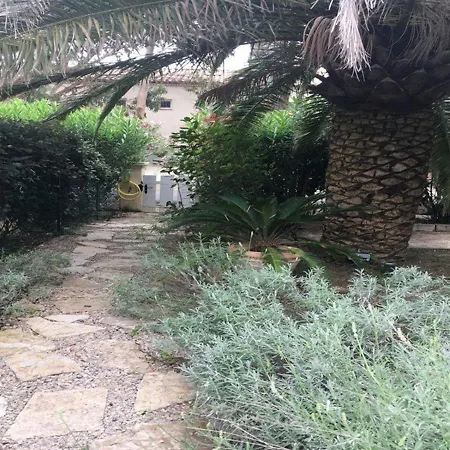 Equipee Avec Jardin A 50m De La Et Commerces - Fr-1-100-238 Cavalaire-sur-Mer