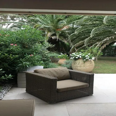 Villa Equipee Avec Jardin A 50m De La Et Commerces - Fr-1-100-238