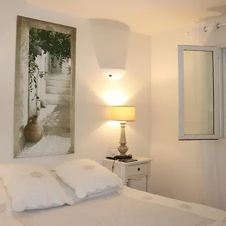 Equipee Avec Jardin A 50m De La Et Commerces - Fr-1-100-238 *