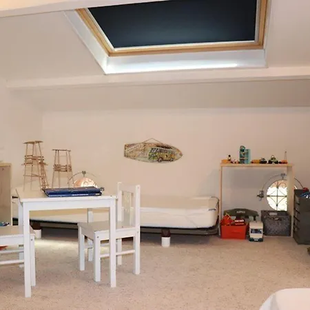 Equipee Avec Jardin A 50m De La Et Commerces - Fr-1-100-238