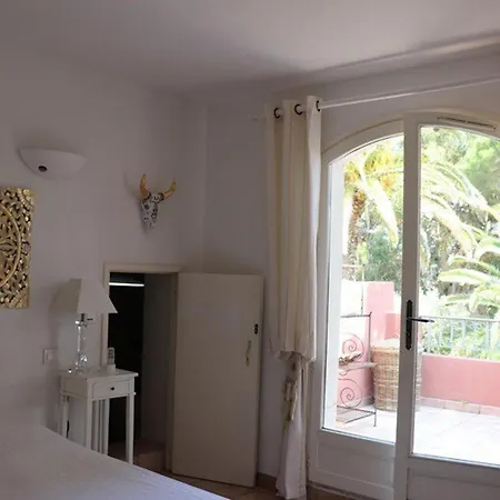 Villa Equipee Avec Jardin A 50m De La Et Commerces - Fr-1-100-238 *