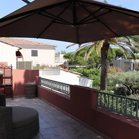 Equipee Avec Jardin A 50m De La Et Commerces - Fr-1-100-238